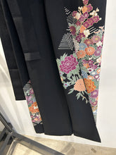 画像をギャラリービューアに読み込む, 金駒縁の花尽くし模様【黒留袖】