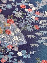 画像をギャラリービューアに読み込む, 縮緬地に四季の草花模様【長丈シュッケニ】