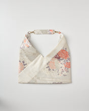 画像をギャラリービューアに読み込む, 【あずま型 中】蜀江縁に七宝織り花尽くし模様(プラチナ本銀二重織)