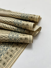 画像をギャラリービューアに読み込む, 斑点地紋に縦縞古典柄模様【四つ釦】