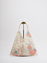 画像をギャラリービューアに読み込む, 【あずま型 中】蜀江縁に七宝織り花尽くし模様(プラチナ本銀二重織)