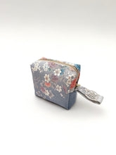 画像をギャラリービューアに読み込む, 華車模様紗綾型地紋【中】