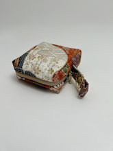 画像をギャラリービューアに読み込む, 七宝地紋に破れ色紙古典柄模様【中】