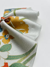 画像をギャラリービューアに読み込む, 藍白大花模様金彩縁【長丈シュッケニ】