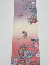 画像をギャラリービューアに読み込む, 膨れ織りに吉祥花模様【四つ釦】