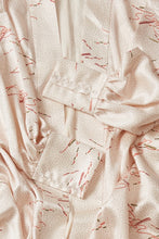 画像をギャラリービューアに読み込む, 菊地紋尽くしに閉じ扇模様【六つ釦】