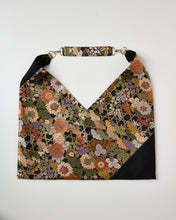 画像をギャラリービューアに読み込む, 唐織牡丹椿荻松模様【あずま型 大】