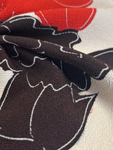 画像をギャラリービューアに読み込む, 鬼しぼ縮緬・大花模様【サイドギャザーワンピース】