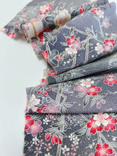画像をギャラリービューアに読み込む, 縮緬・御所車草花模様【サイドギャザーワンピース】