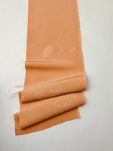 画像をギャラリービューアに読み込む, 枝葉実の織り出し模様【六つ釦】