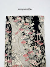 画像をギャラリービューアに読み込む, 杜若に槌車菖蒲銀彩模様【長丈シュッケニ】