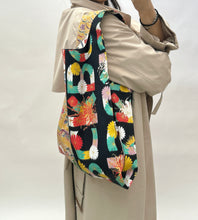 画像をギャラリービューアに読み込む, 鬼しぼ縮緬花模様・大【KBCコラボバッグ】