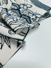 画像をギャラリービューアに読み込む, 縮緬型染笹雲取り絵【サイドギャザーワンピース】