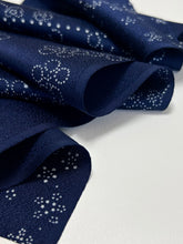 画像をギャラリービューアに読み込む, 点絞りに点花絵模様【サイドギャザーワンピース】