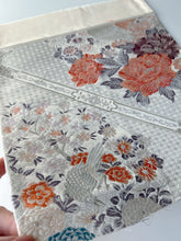 画像をギャラリービューアに読み込む, 【あずま型 中】蜀江縁に七宝織り花尽くし模様(プラチナ本銀二重織)