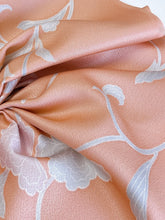 画像をギャラリービューアに読み込む, 華唐草花模様【ティアード】