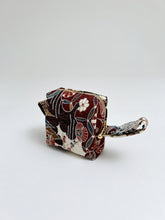 画像をギャラリービューアに読み込む, 御所車雲ヱに草花模様【小】