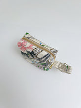 画像をギャラリービューアに読み込む, 車絵に藤花模様【中】