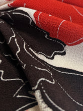 画像をギャラリービューアに読み込む, 鬼しぼ縮緬・大花模様【サイドギャザーワンピース】