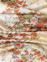 画像をギャラリービューアに読み込む, 【特長】扇面金通し地紋に花車模様