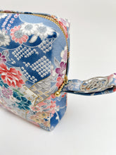 画像をギャラリービューアに読み込む, 雲絵に四季の草花尽くし模様【大】