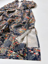 画像をギャラリービューアに読み込む, 亀甲に四季の草花尽くし模様【四つ釦】