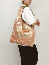 画像をギャラリービューアに読み込む, 唐花紋模様【ケニショ・大】