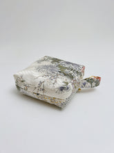 画像をギャラリービューアに読み込む, 金彩波地紋の鹿子牡丹模様【大】