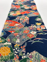 画像をギャラリービューアに読み込む, 地紙扇に草花模様・縮緬