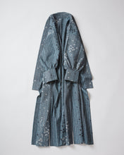 画像をギャラリービューアに読み込む, のり散らし模様に茎花模様【四つ釦】