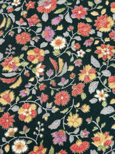 画像をギャラリービューアに読み込む, 芝地紋に唐草花更紗模様金彩縁【ブラウス】