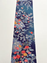 画像をギャラリービューアに読み込む, 縮緬地に四季の草花模様【長丈シュッケニ】