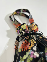 画像をギャラリービューアに読み込む, 菊荻竹金彩縁に紗綾型地紋【巾着】