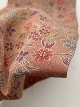 画像をギャラリービューアに読み込む, 唐草花模様・縮緬