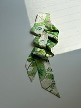 画像をギャラリービューアに読み込む, 亀甲模様に牡丹・金彩青海波模様【特短】