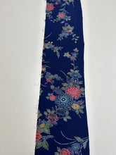 画像をギャラリービューアに読み込む, 椿に菊草花模様【サイドギャザーワンピース】