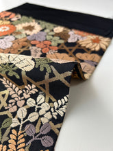画像をギャラリービューアに読み込む, 唐織牡丹椿荻松模様【あずま型 大】