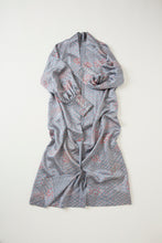 画像をギャラリービューアに読み込む, 絞りに地紙舞花模様【六つ釦】