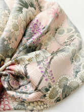 画像をギャラリービューアに読み込む, 重ね菱地紋に枝梅楓模様【六つ釦】