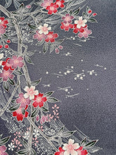 画像をギャラリービューアに読み込む, 縮緬・御所車草花模様【サイドギャザーワンピース】