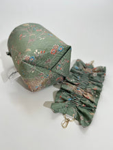 画像をギャラリービューアに読み込む, 紗綾型に花地紋、梅楓模様