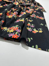 画像をギャラリービューアに読み込む, 縞花並び模様【六つ釦】