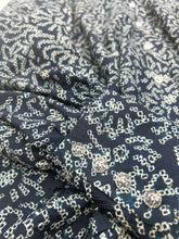 画像をギャラリービューアに読み込む, 紗綾型地紋に絞り模様