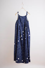 画像をギャラリービューアに読み込む, 点絞りに点花絵模様【サイドギャザーワンピース】