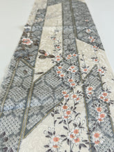 画像をギャラリービューアに読み込む, 菊尽くし地紋に花籠金彩模様【ティアード】