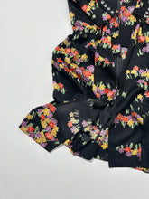 画像をギャラリービューアに読み込む, 縞花並び模様【六つ釦】