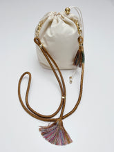 画像をギャラリービューアに読み込む, 薄生成り【ケニ巾着】