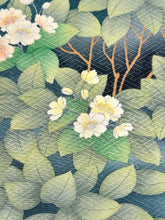 画像をギャラリービューアに読み込む, 紗綾型地紋に暈し葉花【シュッケニ】