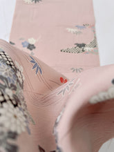 画像をギャラリービューアに読み込む, 5周年・
紗綾型地紋の古典模様【四つ釦】