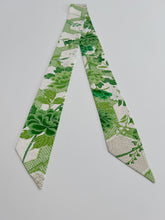 画像をギャラリービューアに読み込む, 亀甲模様に牡丹・金彩青海波模様【特短】